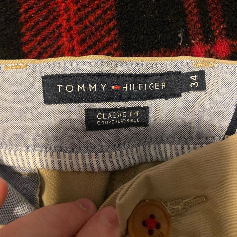 Tommy Hilfiger khaki shorts - Picture 3 of 3
